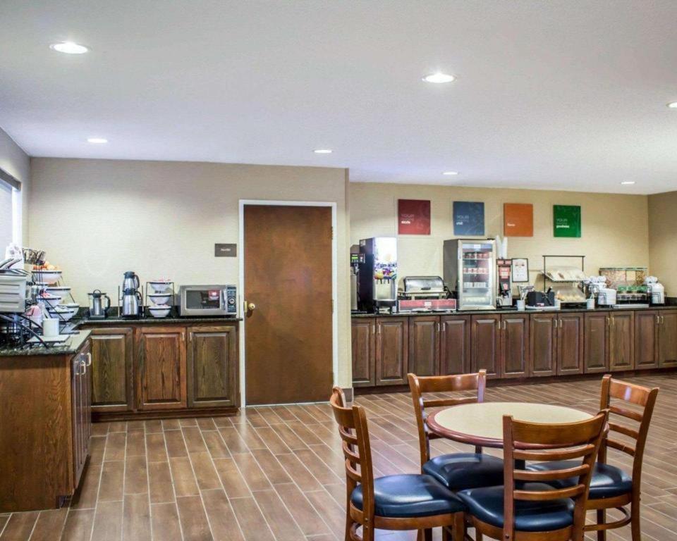 Comfort Inn Clinton Eksteriør billede